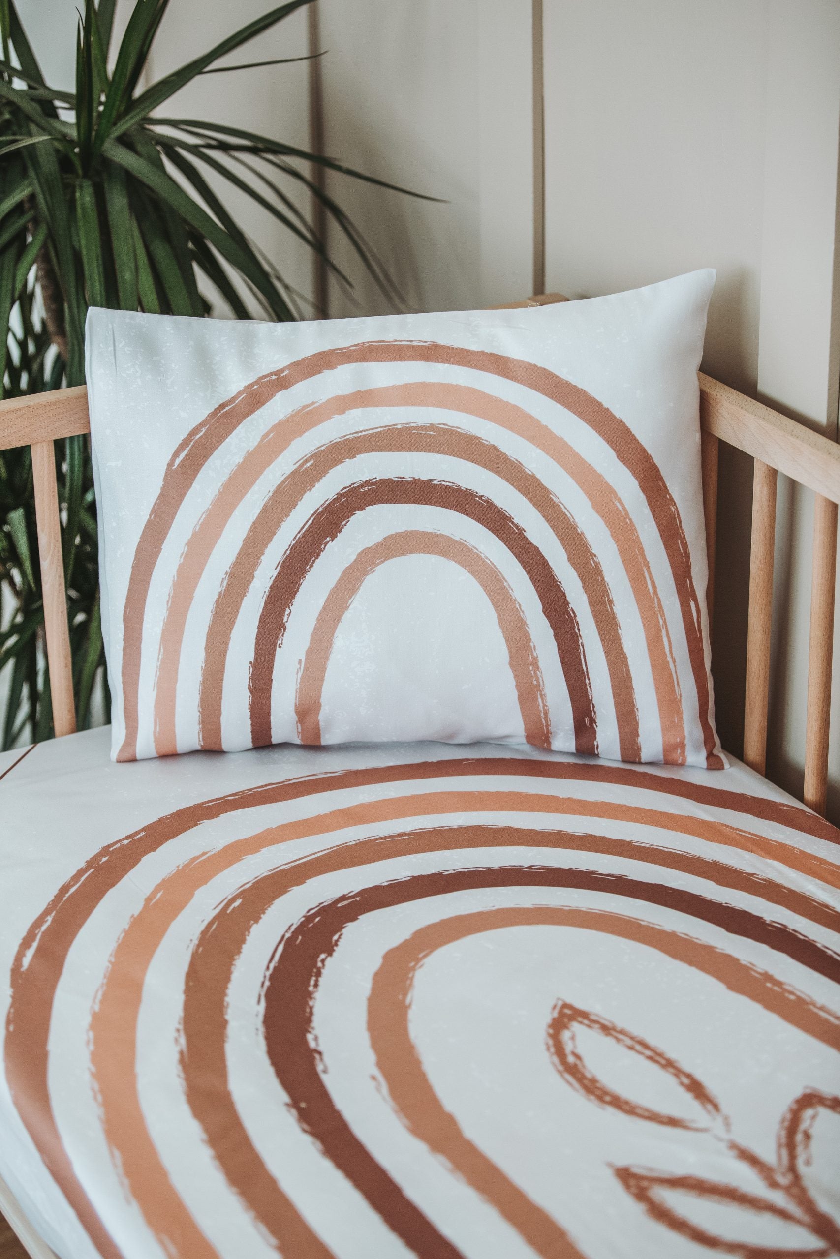 Rainbow Floral Fitted Crib Sheet - Blzandco