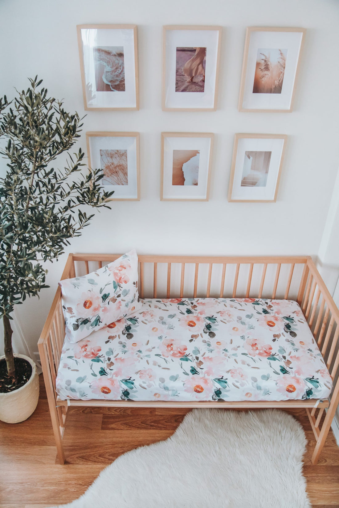 Watercolor Flower Crib Sheet - Blzandco