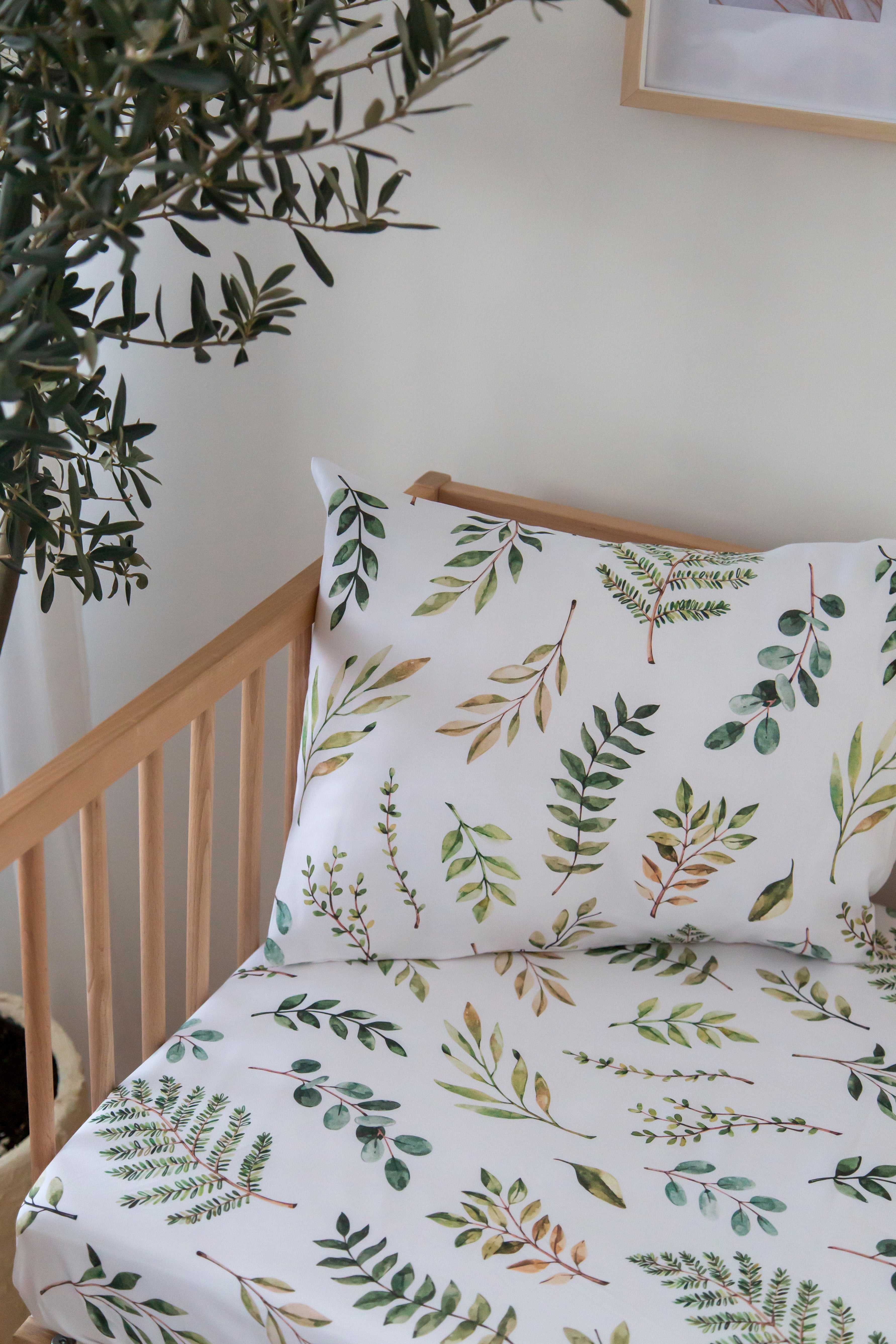 Naturel Leaf Forest Fitted Crib Sheet - Blzandco