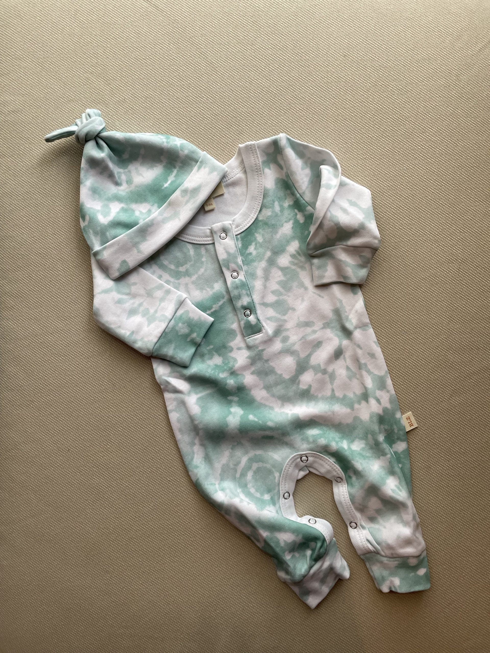 Green Batik Baby Bodysuit & Hat - Blzandco