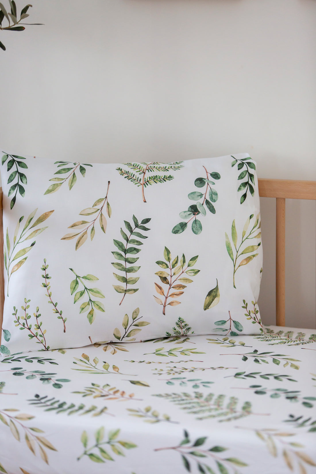 Naturel Leaf Forest Fitted Crib Sheet - Blzandco