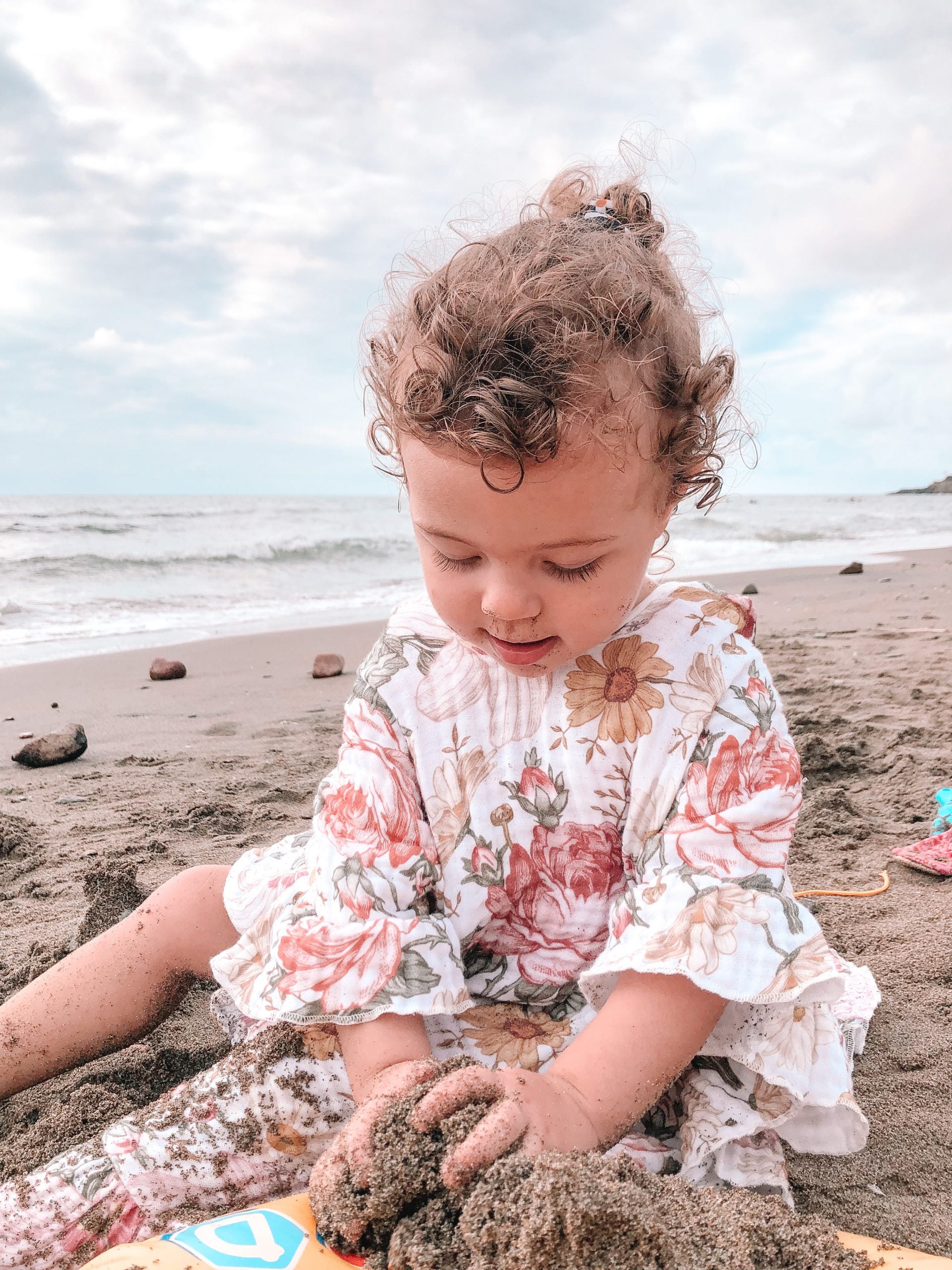 Hibiscus Vintage Rose Poncho With Ruffles - Blzandco