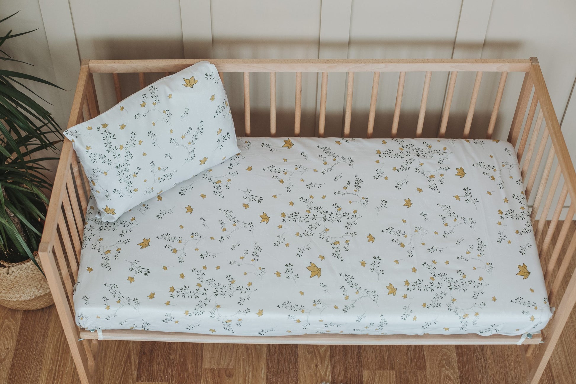 Green Ivy Fitted Crib Sheet - Blzandco