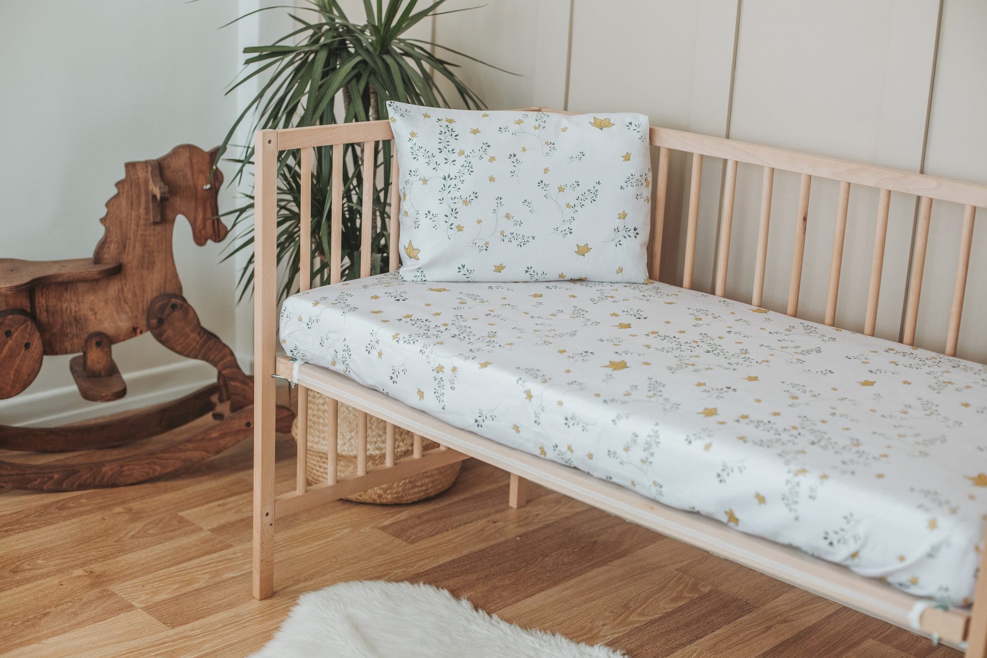 Green Ivy Fitted Crib Sheet - Blzandco