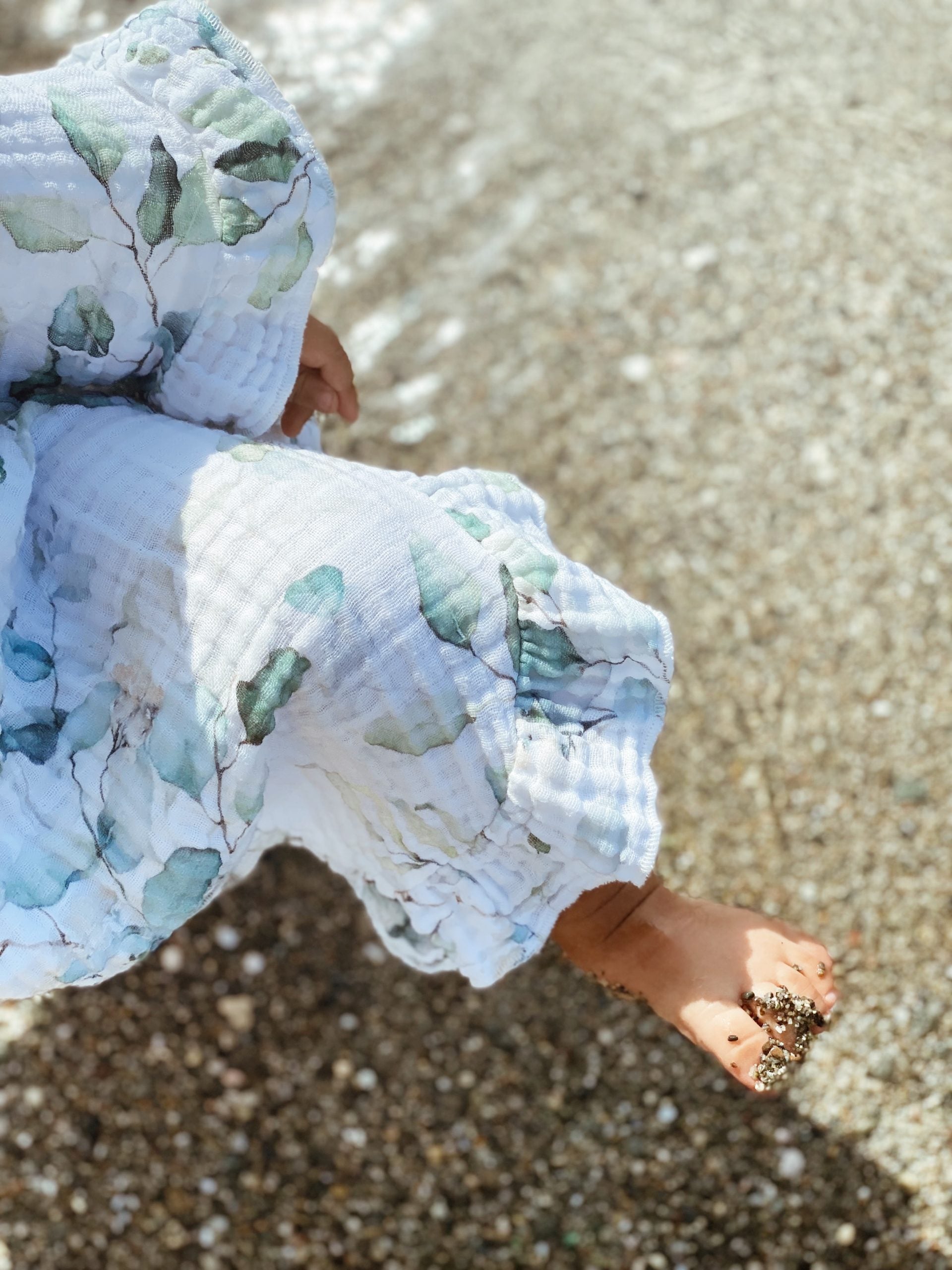 Eucalyptus Poncho With Ruffles - Blzandco