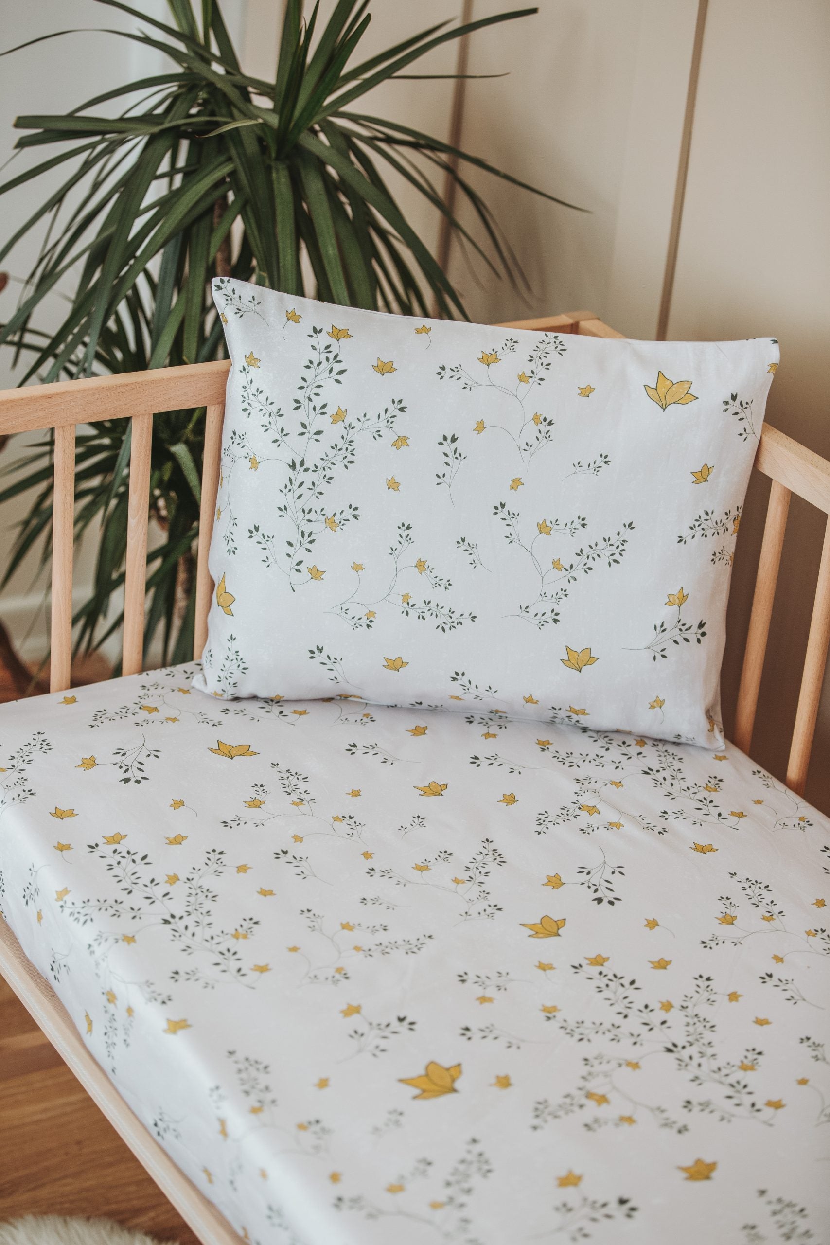 Green Ivy Fitted Crib Sheet - Blzandco