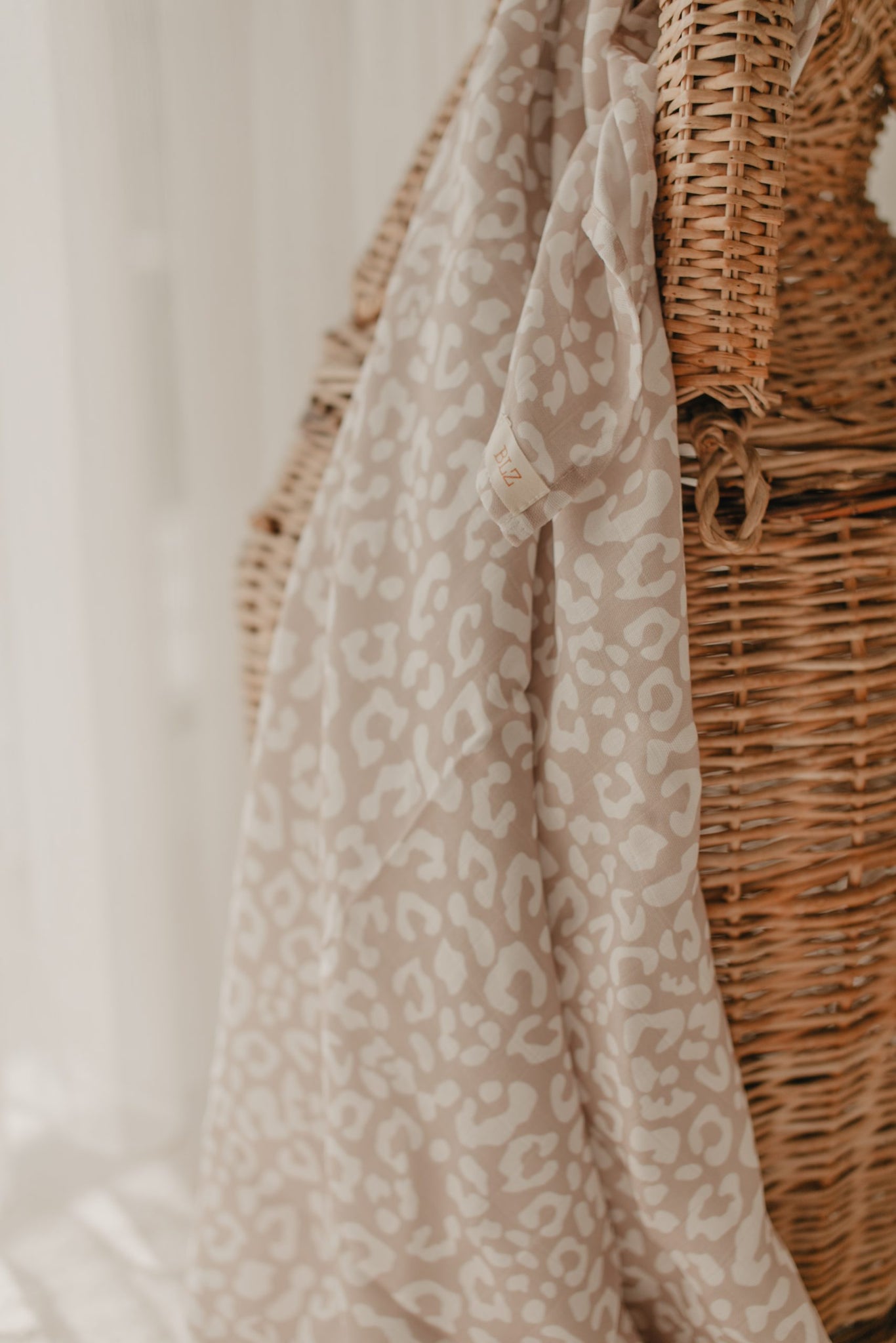 Beige Leopard Muslin Swaddle - Blzandco