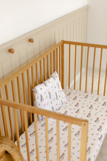 Peter Rabbit Beige Crib Sheet - Blzandco